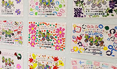 市内保育園児によるぬり絵の展示を、市内4か所で実施！