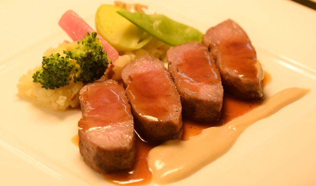 オフィシャルサポーターズ「レース満喫プラン」<br />
スペシャルランチメニュー決定！大会アンバサダーのキッテル氏が訪問も！