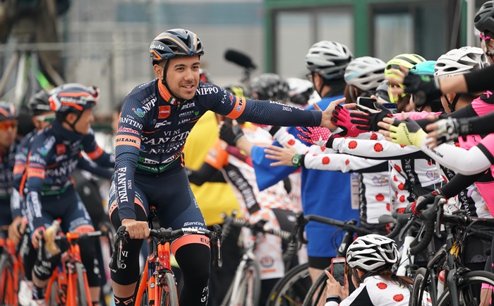 オープニング走行では、大会当日のレース前に本戦出場選手と一…